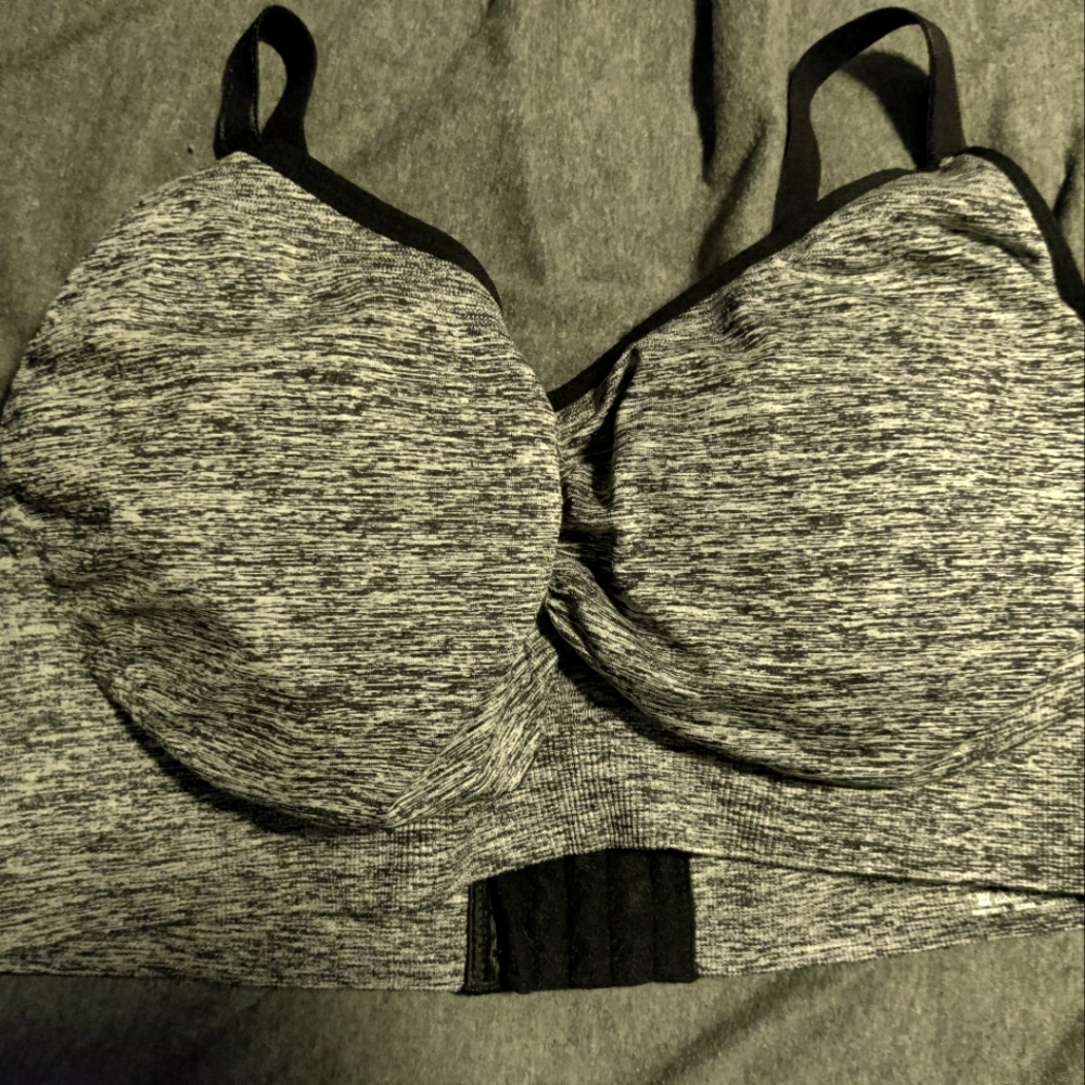 Motherhood Maternity 2x nursing bra. Black/Gray